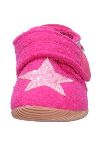 Filcowy pantofel w jaskrawym różowym kolorze z teksturowaną powierzchnią. Posiada dużą, błyszczącą różową gwiazdę po boku oraz miękki zamek na rzep.