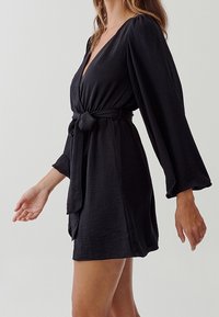 TUSSAH Vestido informal - black