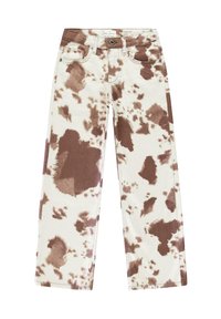 Losse spijkerbroek van wit denim met een bruine tie-dye print. Bevat vijf zakken, riemlussen en een rits- en knoopsluiting. Zachte textuur.