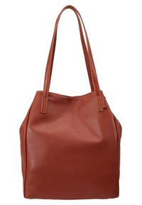 Bruine leren handtas met een getextureerd, korrelig oppervlak en twee lange handvatten. Ruim ontwerp met een brede opening en een zachte structuur.