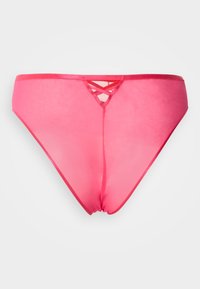 Ρόζ διαφανές στρινγκ με τριγωνική κοπή στην πλάτη, που διαθέτει λεπτό σχέδιο με σταυρωτά λουράκια και λεία ελαστική μέση.