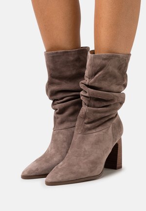 LEATHER - Korte laarzen - taupe