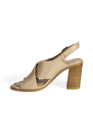 High heeled sandals - brown