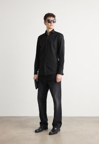 BOSS HANK SPREAD - Košeľa - black