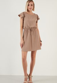LELA REGULAR FIT - Denní šaty - light brown