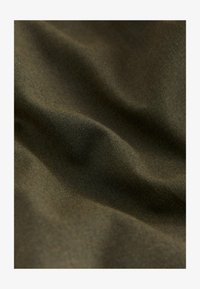 Sélectionné, khaki green