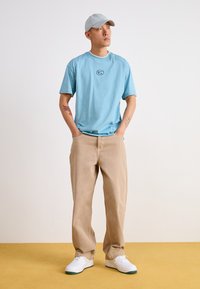 Nike Sportswear AIR - T-shirt estampada - denim turq/black