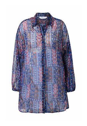 Durchsichtige Bluse mit langen Ärmeln und Knopfleiste, versehen mit blauen, roten und weißen geometrischen sowie floralen Mustern. Sie hat einen Kragen und elastische Bündchen.