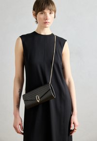 Unausgewählt, black