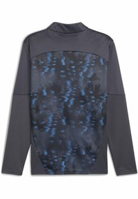Langarm sportshirt, donkergrijs met een gestructureerd blauw en zwart patroon op de achterkant. Voorzien van een hoge kraag en een aansluitende pasvorm.