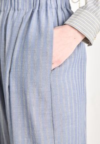 sessùn ISLA MINIMA - Pantalon classique - chambray blue