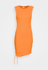 Abito arancione senza maniche realizzato in tessuto elasticizzato, caratterizzato da un design aderente e un dettaglio con cordino sull'orlo inferiore.