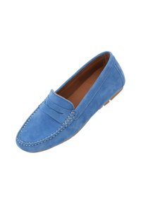 Mocassini blu in suede con design a mocassino, caratterizzati da dettagli cuciti e una silhouette bassa, abbinati a una suola in gomma beige.