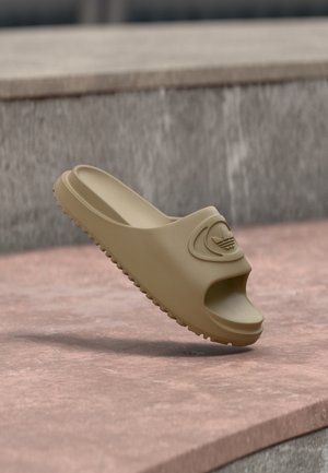 CAMPUS 00S FOAM SLIDE - Pantoletai - blanch cargo