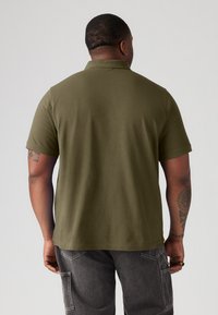Levi's® Plus Polokošeľa - olive night