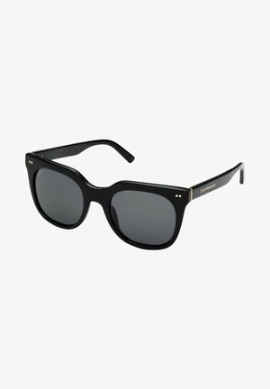 Schwarze übergroße Sonnenbrille mit dunklen Gläsern, einem glatten Kunststoffrahmen, leicht winkliger Form und goldenen Akzentdetails an den Bügeln.