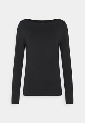 Czarna dopasowana bluzka z długim rękawem i szerokim okrągłym dekoltem, przedstawiona na jasnym, jednolitym tle.