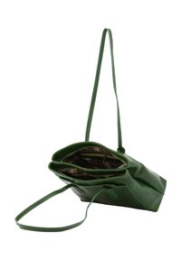 Borsa a spalla in pelle verde con design strutturato, tracolla sottile e interno a quadri. Presenta un'apertura superiore e doppio scomparto.