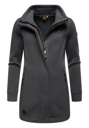 Veste grise à fermeture éclair avec un col haut, poches zippées, texture côtelée et tissu intérieur contrastant. Comprend un détail de logo de la marque.