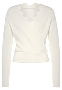 Weißer gerippter Strickpullover mit einem gewellten V-Ausschnitt und langen Ärmeln, der eine figurbetonte Taille und eine weiche Textur aufweist.