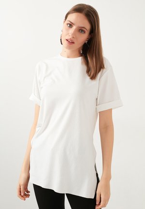 LELA Slim Fit - Bluse - ecru