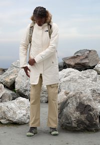 The North Face ZANECK PARKA - Párka - white dune