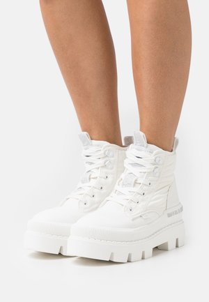 VEGAN RAVEN HI - Lace-up ankle boots - white
