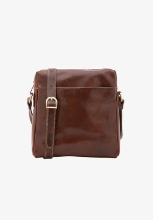 Borsa a tracolla in pelle marrone con una texture liscia, dotata di una sola tracolla con fibbia e una tasca frontale per un accesso facile.