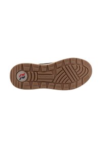 Černá sportovní podešev boty s texturovanou gumovou podrážkou, obsahující logo a vzor pro záběr a stabilitu.