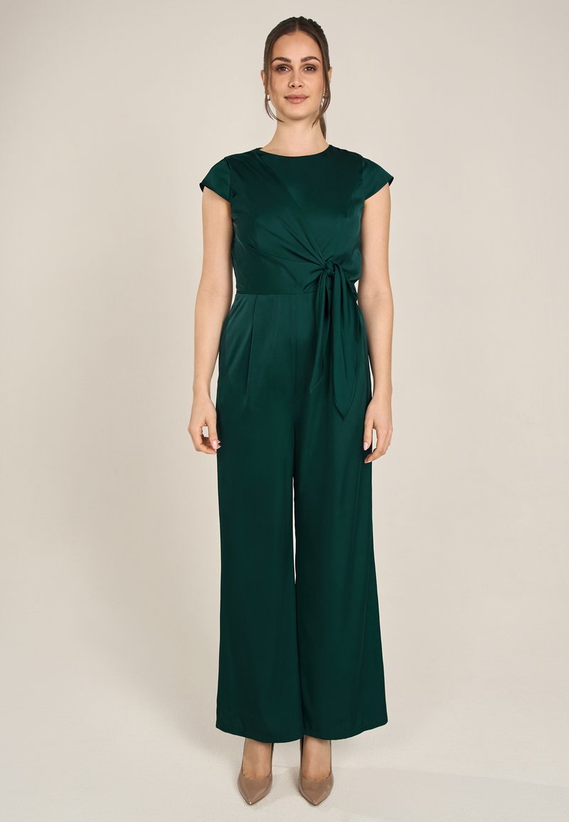Apart Overall
