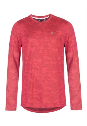 Rotes Langarmshirt im Camouflage-Muster, mit rundem Halsauschnitt, glatter Textur und kleinem Spinnenlogo auf der Brust.