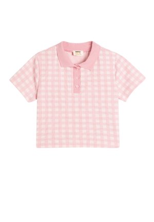 Polo de manga corta rosa con un patrón de cuadros, que cuenta con un cuello de canalé y una tapeta de tres botones. Material de algodón suave.