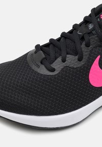 Nike Performance Chaussures de running sur route - black
