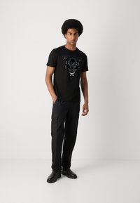 Antony Morato REGULAR FIT FLOCK AND INJECTION PRINT - Camiseta estampada - black