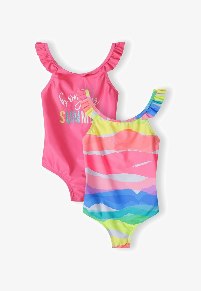 Deux maillots de bain pour enfants : un rose avec des bretelles volantes et le texte "bonjour été", et un multicolore avec des motifs ondulés et des bretelles volantes.