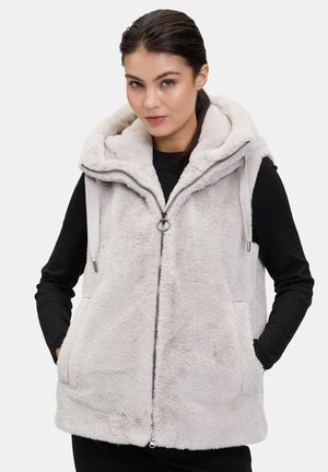 Helles graues Kunstfell-Westen mit Kapuze, Reißverschluss und seitlichen Taschen. Verfügt über gestickte Details und eine weiche Textur.