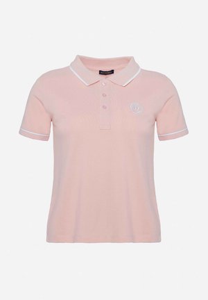 Polo tričko v jemně růžové bavlně s bílými akcenty, s límečkem na tři knoflíky a vyšitým logem na levém prsním sáčku. Krátké rukávy.