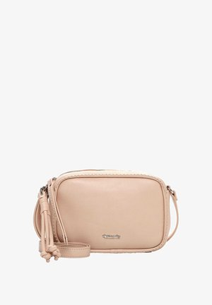 Lichtroze leren crossbodytas met ritssluiting, rechthoekige vorm, decoratieve stiksels, verstelbare riem en zilverkleurige accenten.