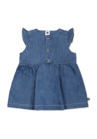 Abito in denim con design senza maniche, spalle arricciate, chiusura con bottoni e vita cinchata con gonna svasata. Colore: blu.