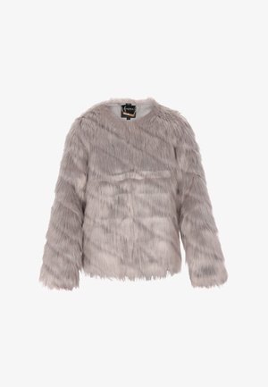 Grijze nepbontjas met lange mouwen, met een zachte, gestructureerde oppervlakte en een horizontaal patroon. Ronde halslijn zonder sluiting.