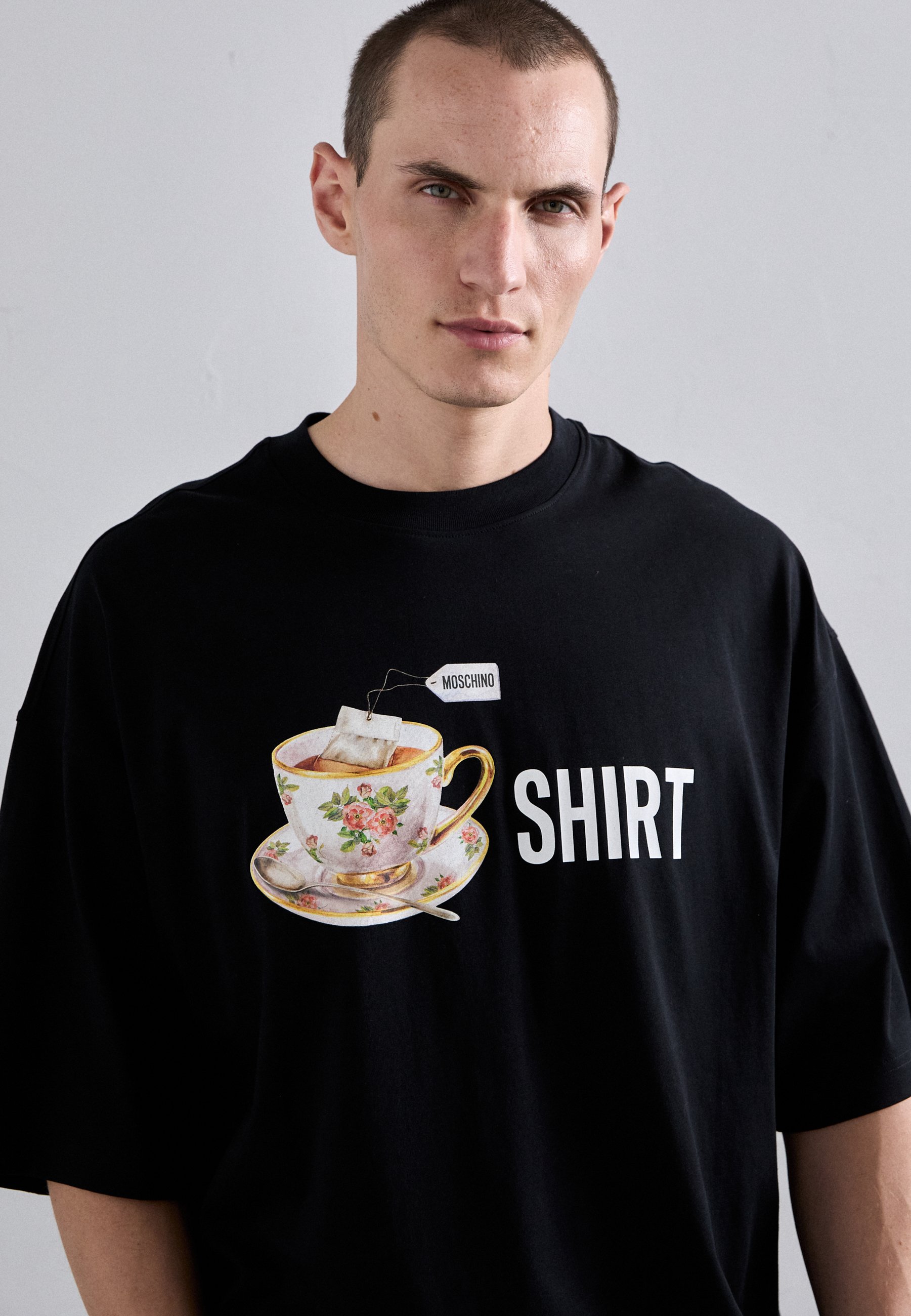 MOSCHINO TEA TIME - Print T-shirt - black - Zalando.co.uk MOSCHINO TEA TIME - Print T-shirt - black - Zalando.co.uk
