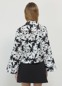 Calliope KIMONO SIMIL FANTASIA - Camicia - var bianco lana