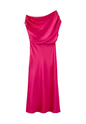 Robe midi en satin rose vif avec encolure drapée asymétrique et tissu fluide et lisse sur fond blanc.
