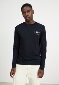 GANT - REG MEDIUM ARCHIVE SHIELD - Langærmet T-shirt - black Miniaturebillede 1