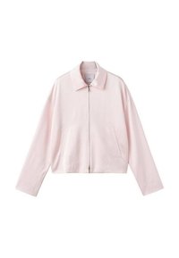 Veste courte rose clair avec un col pointu, fermeture éclair à l'avant et deux poches latérales. Tissu lisse avec un design simple et épuré.