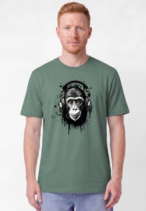 watapparel, AFFE HÖRT MUSIK UNISEX - T-Shirt print - green bay