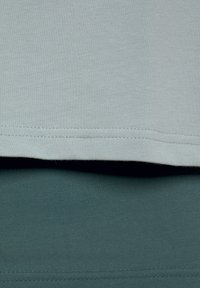 LASCANA Active 2-IN-1 - Basic T-shirt - grün