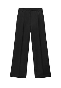 Pantalones de pierna ancha negros, confeccionados en una tela suave, que cuentan con dos bolsillos frontales y un diseño plano en la parte delantera con un corte a medida.