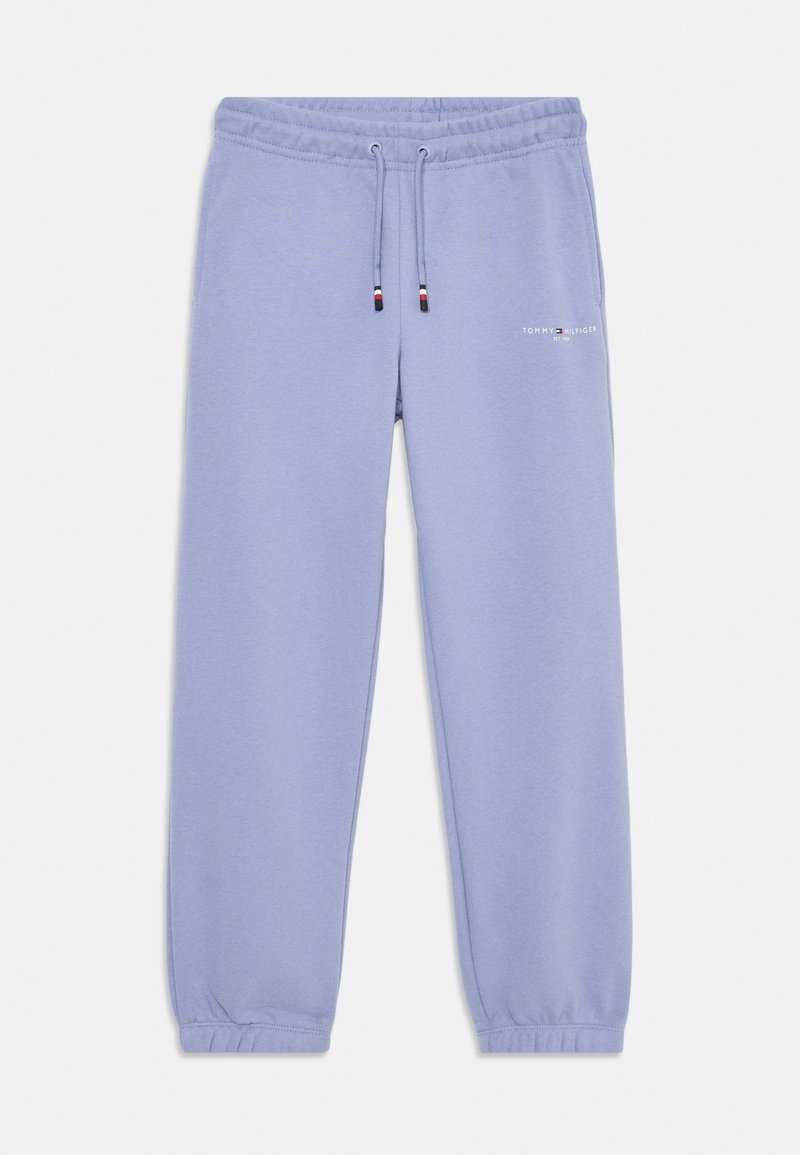 Svetlo fialové tepláky vyrobené z mäkkého bavlneného materiálu. Majú elastický pás s šnúrkami a rebrované manžety. Malé logo na prednej strane.