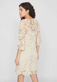 VILA VIBRODIE O NECK SHORT DRESS - Pulóverruha - birch